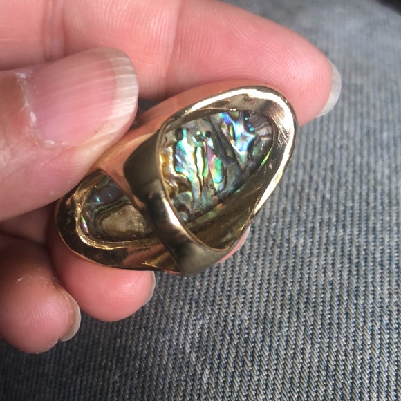 Vintage mother of Pearl-look large stone ring. - Picture 5 of 5